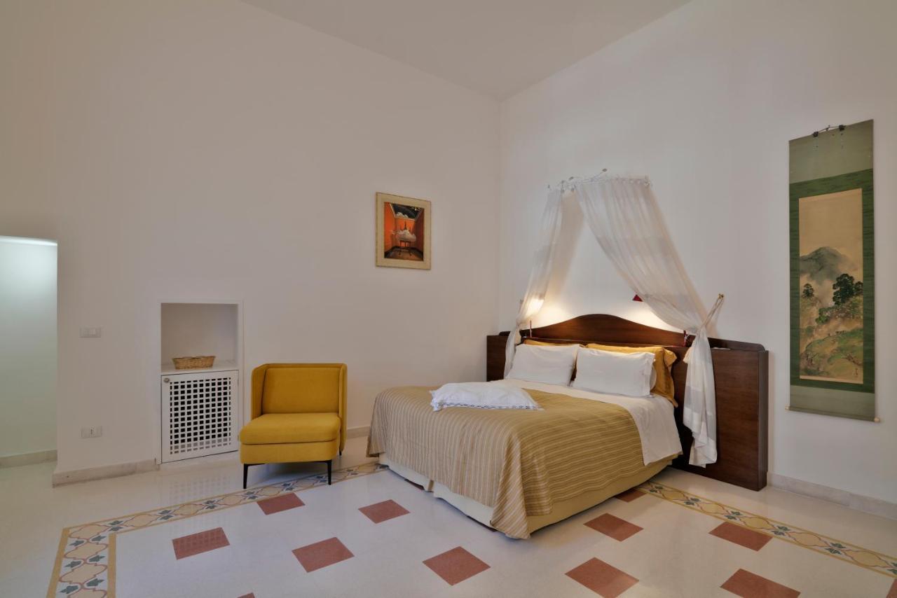レッチェ パラッツォ ロロ Bed & Breakfast エクステリア 写真