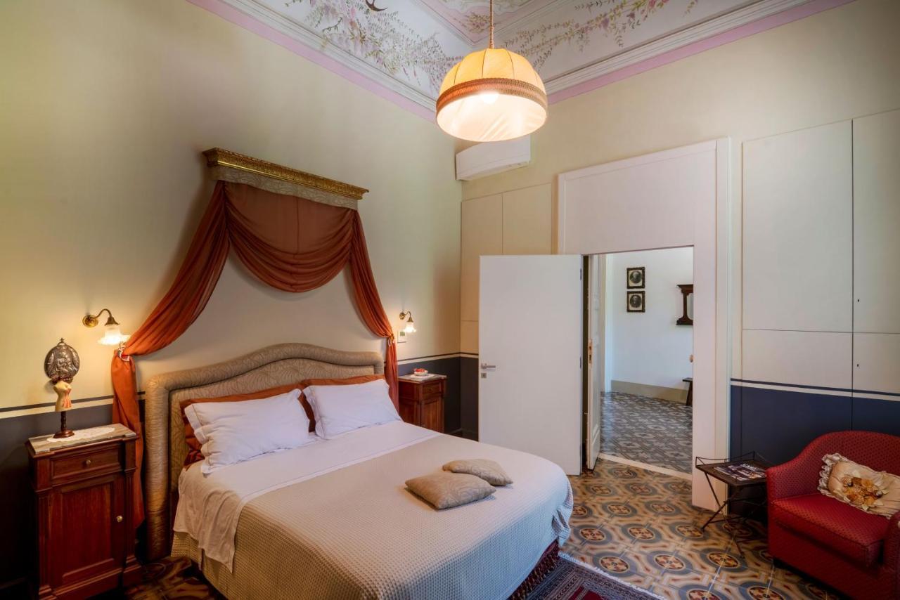 レッチェ パラッツォ ロロ Bed & Breakfast エクステリア 写真