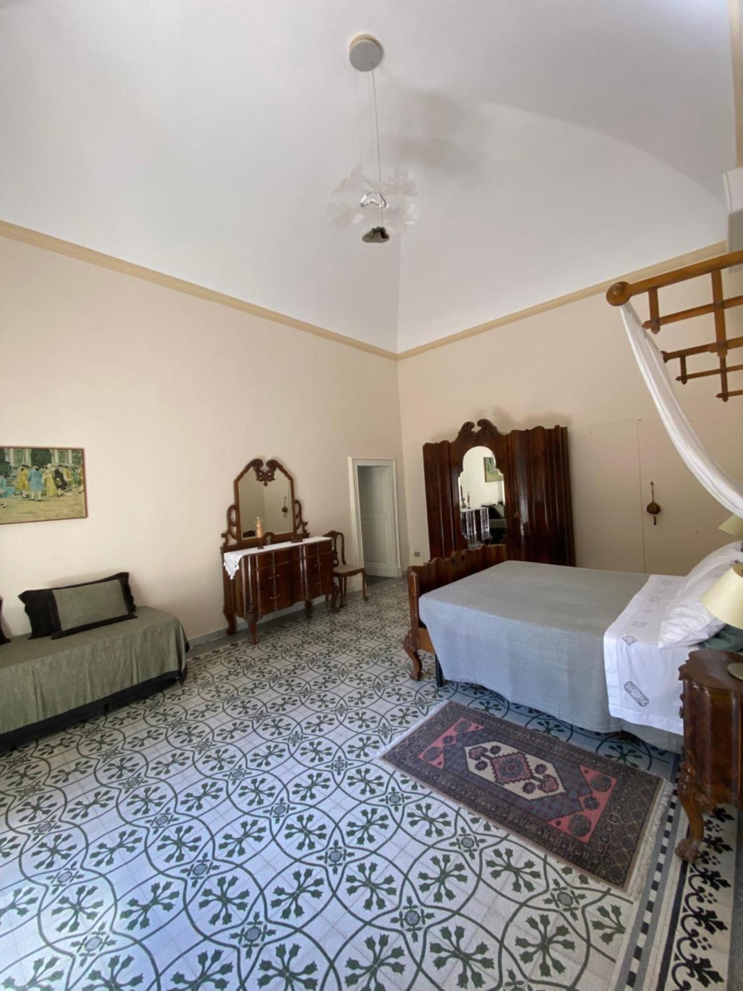 レッチェ パラッツォ ロロ Bed & Breakfast エクステリア 写真